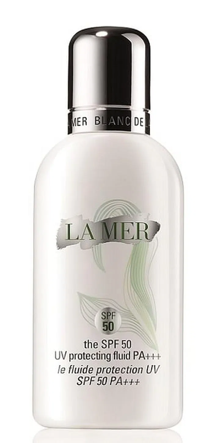 Infused with La Mer's nutrient-rich Miracle Broth, this supports cell repair while regulating melanin production for clearer, brighter skin.