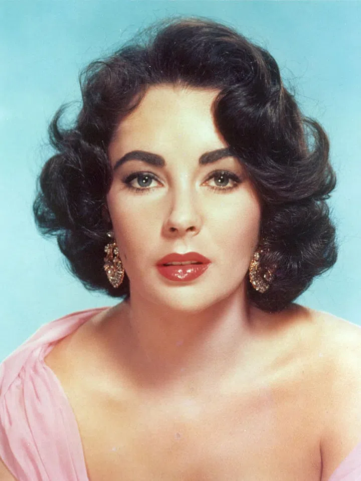 News of Taylor’s death in 2011 shocked the world. Just a few months later, some of her most precious and personal jewels were sold at a highly publicised Christie’s auction in New York, fetching a record high of US$116 million. The sale saw some of the rarest baubles, including the Richard Burton-gifted 33.19-carat Elizabeth Taylor Diamond Ring, auctioned off. 