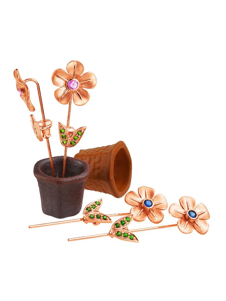 Floret earrings in rose gold and sapphires, Lee Hwa Jewellery