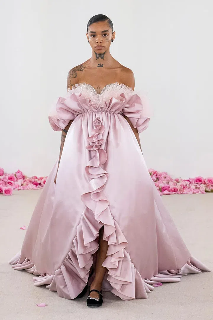Giambattista Valli,
Fall Winter 2023-24,
Haute couture