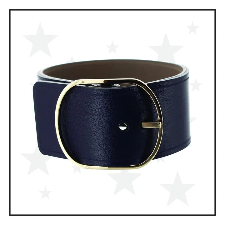 This simple piece packs a mighty minimalist punch.