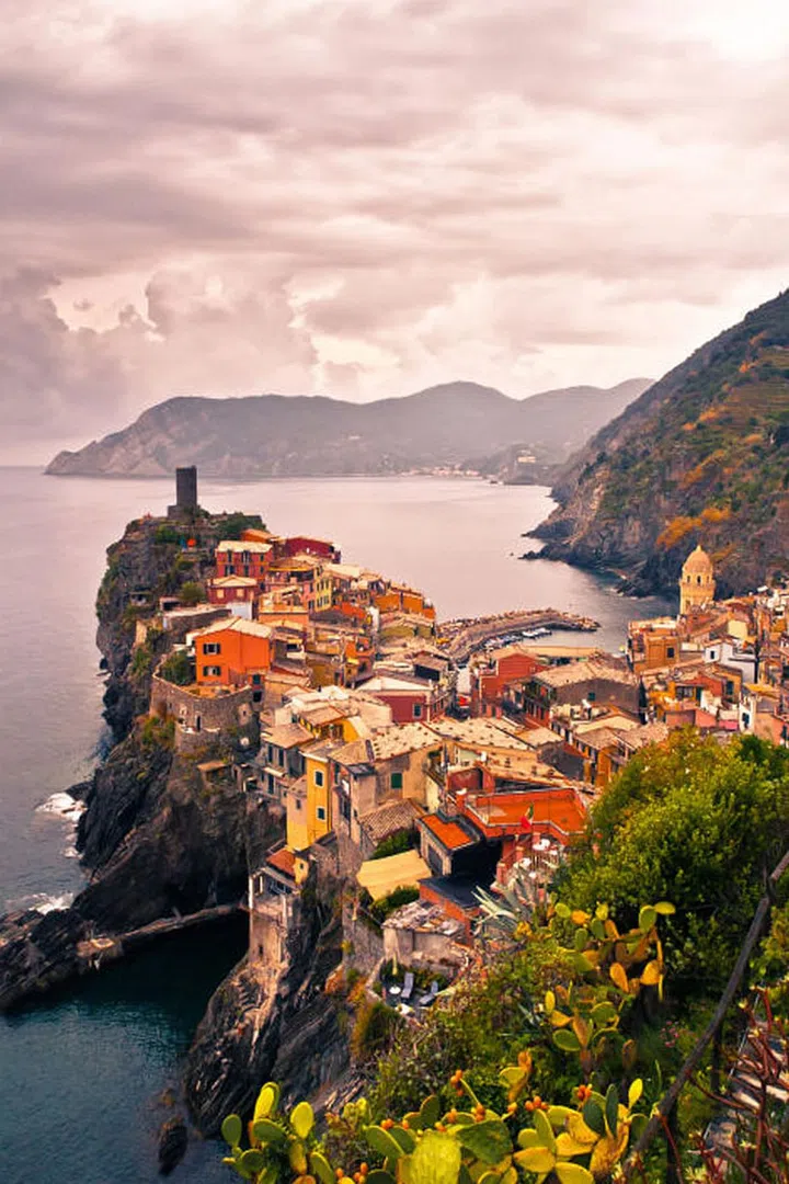 While this list is ranked in no particular order, it's safe to say that Italy is the internet's #1 honeymoon destination. Jetsetters and first-timers alike are equally enamored with Vernazza, one of the picture-perfect towns in the Cinque Terre. Photo: Getty