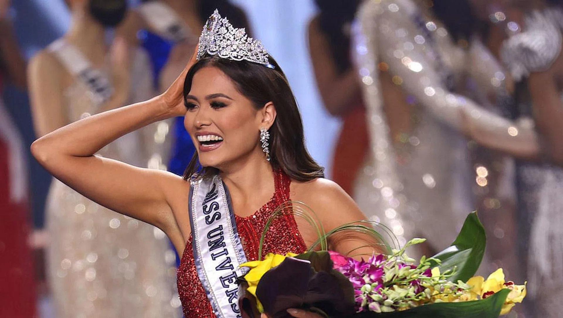 Miss Mexico Andrea Meza is crowned Miss Universe 2021 onstage at the Miss Universe 2021 Pageant at Seminole Hard Rock Hotel &amp; Casino on May 16, 2021 in Hollywood, Florida. (Photo: Rodrigo Varela/Getty Images)