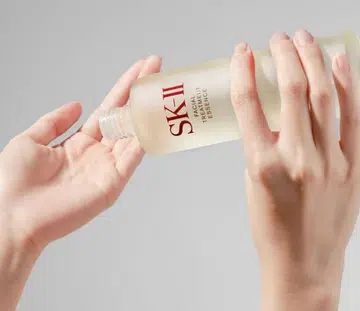 Beauty Editor's Guide- How To Get Rid Of Dark Spots- Feature Image