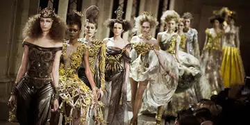 Guo Pei Haute Couture SS17