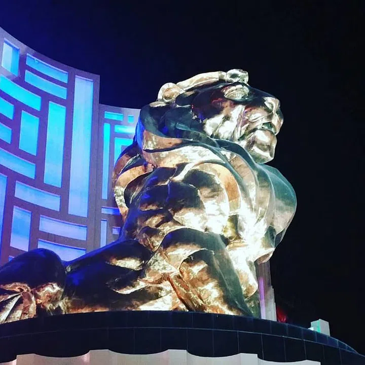 Whether you chose the big guy outside or the smaller one in the lobby, the gilded lions are a favorite thing to 'gram at this hotel on the Strip.