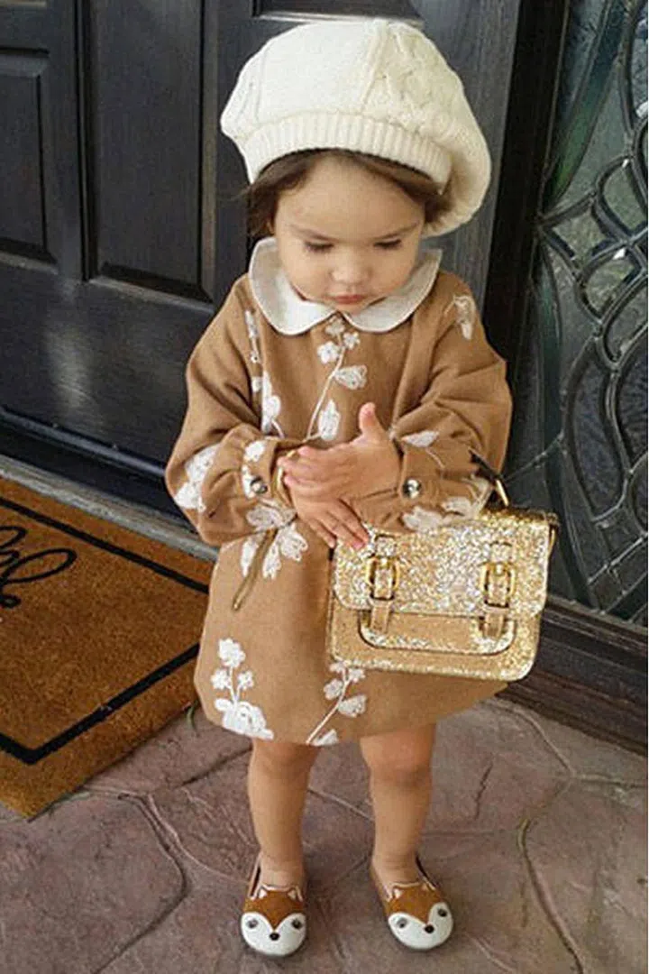 From her mini Louis Vuitton bags to her tiny Chanel flats, this is one designer diva in the making.
Follow @babyellestyle.Photo: Instagram