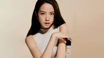 The Best Lightweight Foundations For Glowing Skin - Jisoo