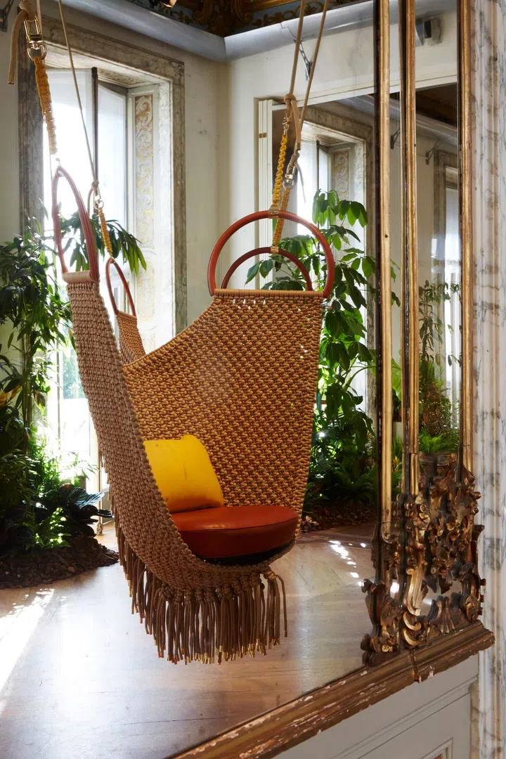 Swing chair by Patricia Urquiola