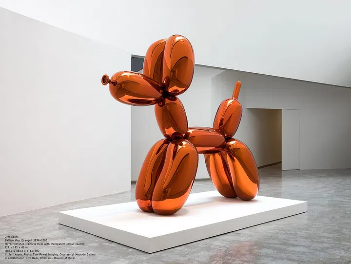 Balloon Dog (Orange). 