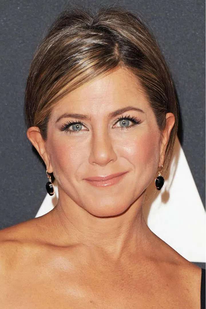 Where: The Academy of Motion Picture Art and Sciences Awards, 2014
The style: From the front you'd be mistaken for thinking Jennifer Aniston had gone for a bob; but it was, in fact, a low ponytail.Photo: Getty