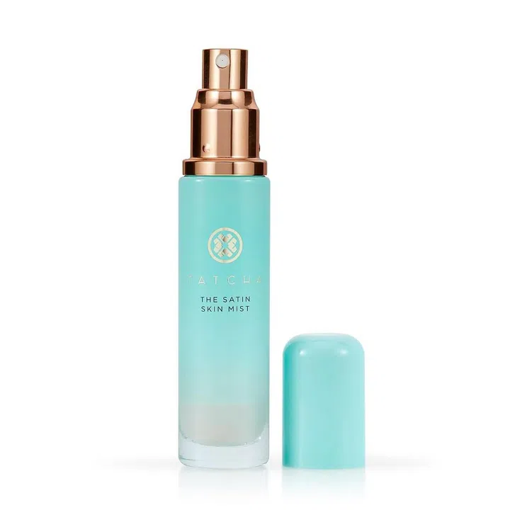 It does what it says—veils skin with a satin-like softness, thanks to an oil-free liquid powder with Okinawa clay. This special ingredient keeps skin fresh and balanced, while Japanese wild rose and superfoods help to tighten pores, refine skin texture and deliver health-boosting nutrients to keep skin radiant all day long. 