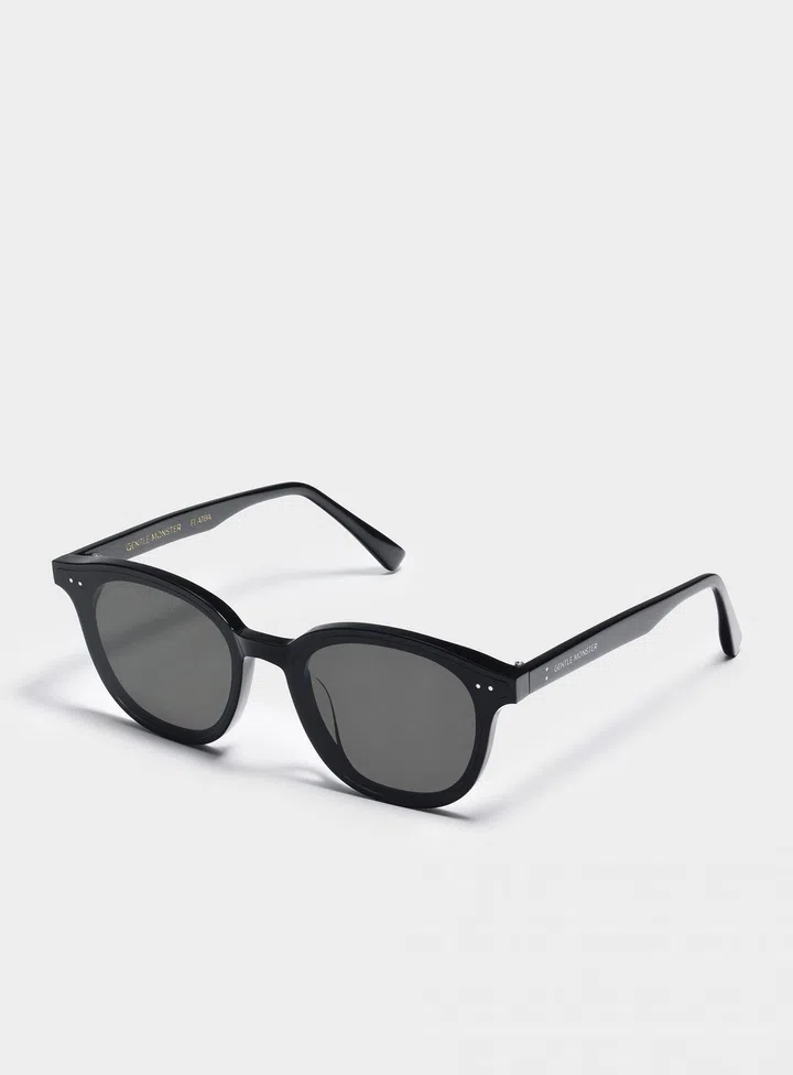 Let Your Style Take Flight With These Editor-Approved Sunglasses