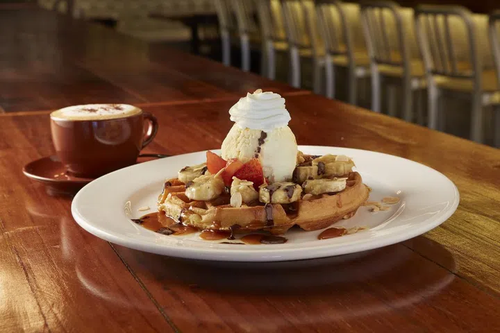 Erwin's_Banana Caramel Waffle_hi