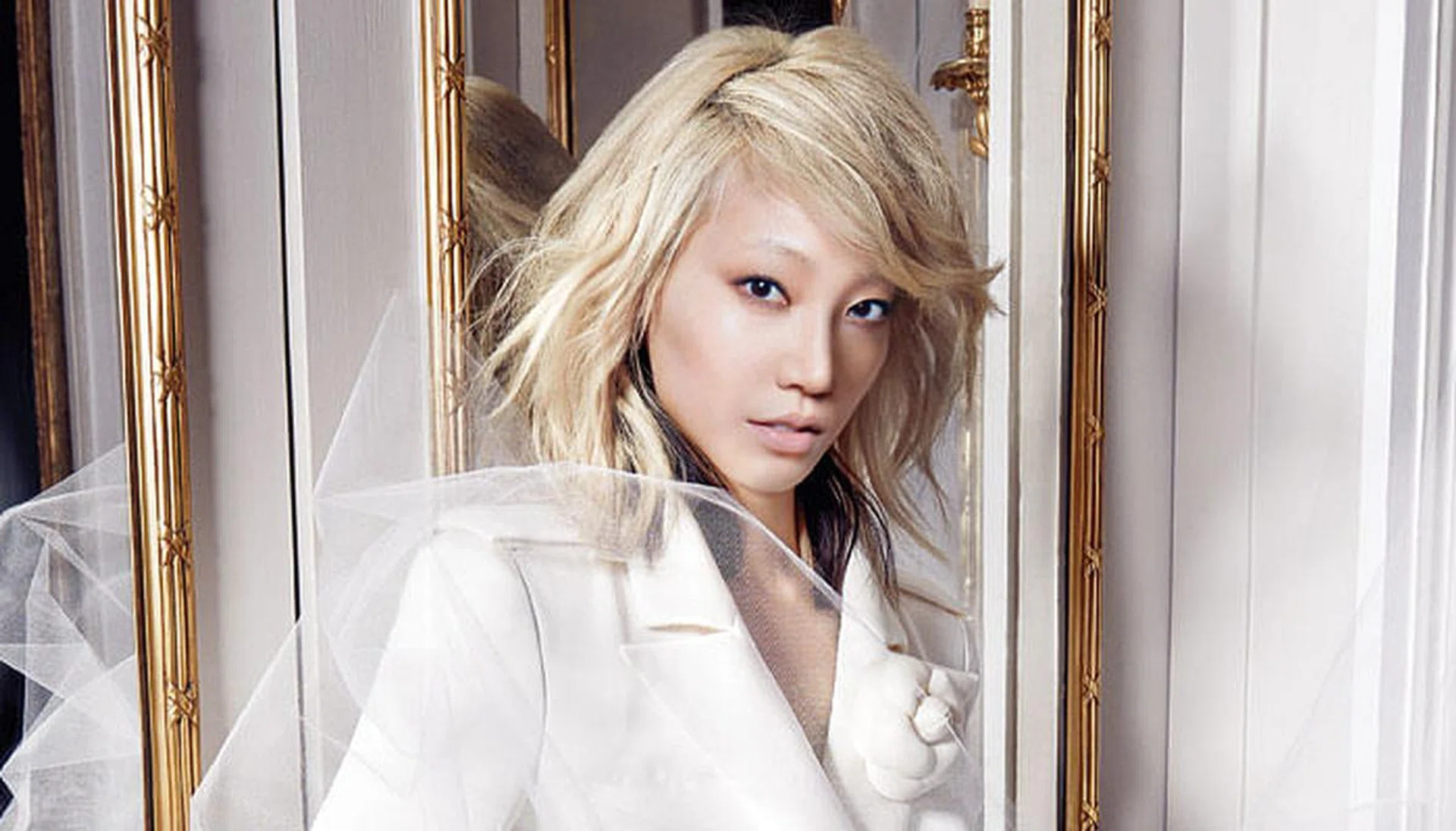 Harper's BAZAAR Singapore December 2015
