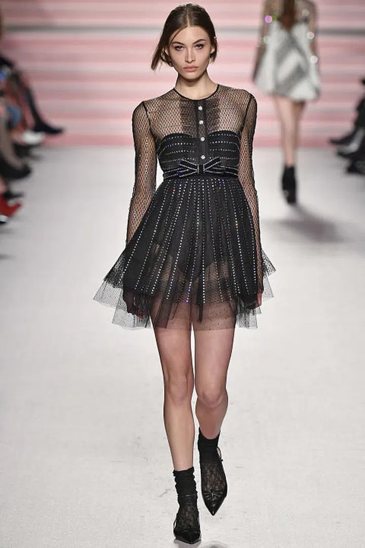 But then we've got this, which Paris Hilton definitely would've worn when she and Lindsay were friends.