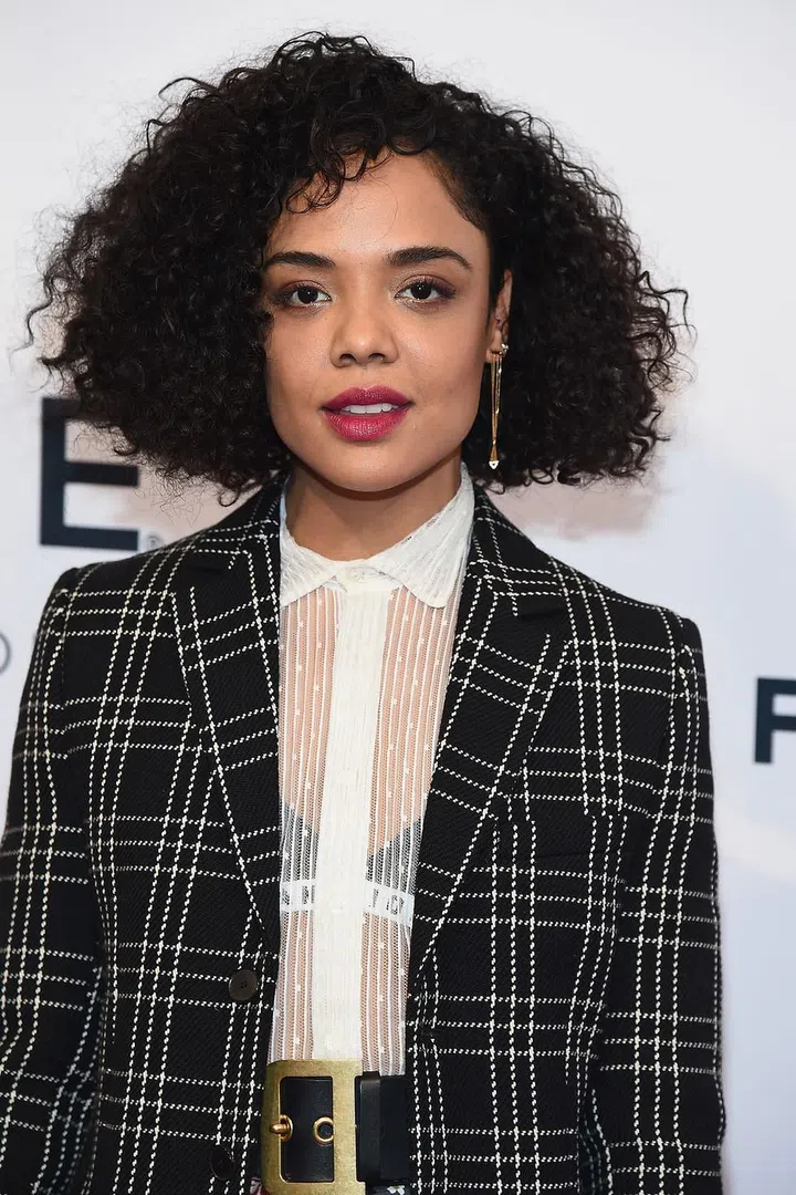 A little bit '80s, a little bit Daria, Tessa Thompson's loose curls keep this bob looking soft and modern.
Photo: Getty