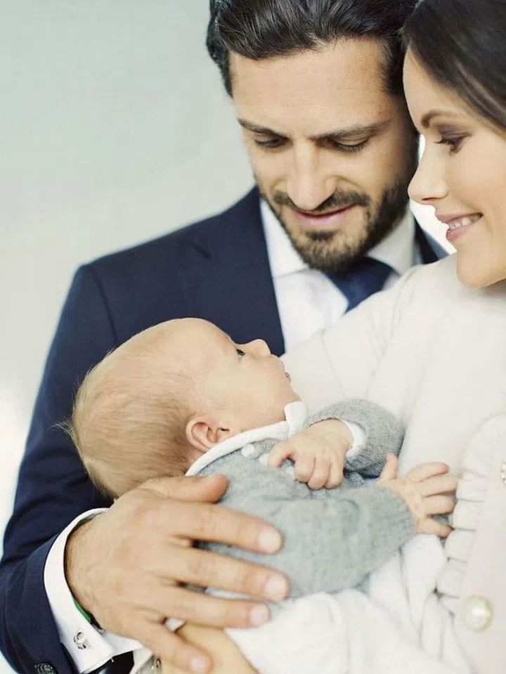 Prince Carl Philip and Princess Sofia of Sweden welcomed their second son, Prince Gabriel, Duke of Dalarna on August 31.