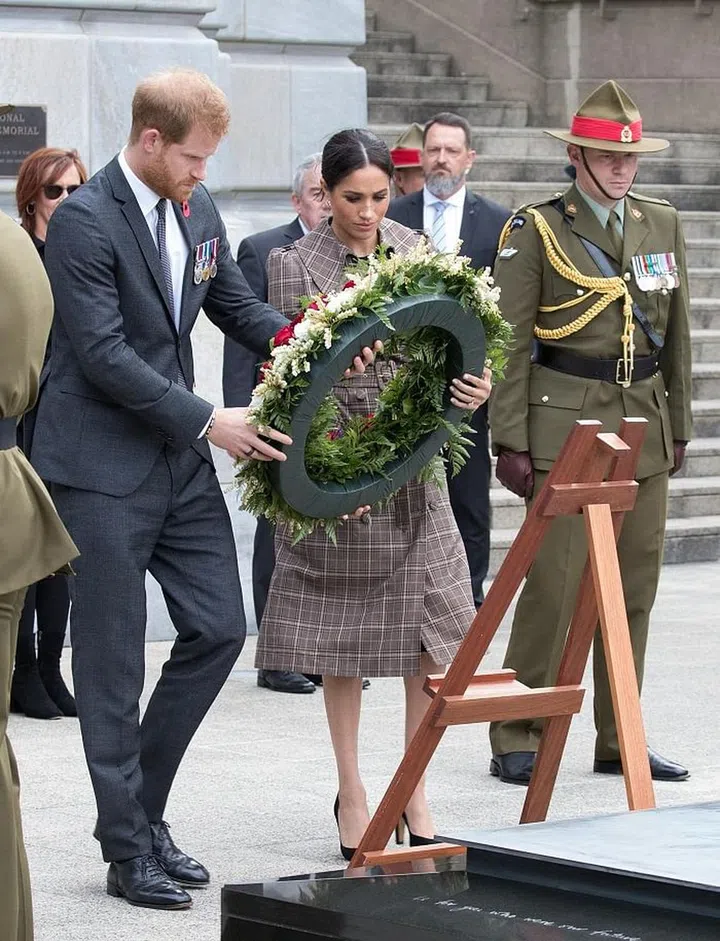 Meghan and Harry visit the National War Memorial. Photo: Getty 