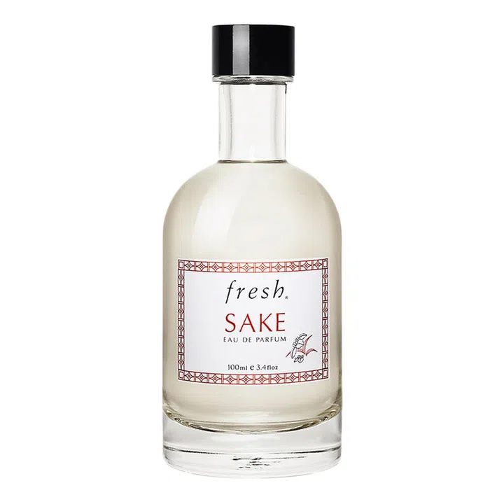 <b>Fresh delivers the fruity, floral nuances in sake drinks perfectly with a juicy peach opening that leads to an osmanthus and musk heart. Lily of the valley and lotus adds a greater floral tone and ginger adds some subtle spice. You'll feel as if you are a geisha blissfully sipping sake in a Japanese garden. </b>