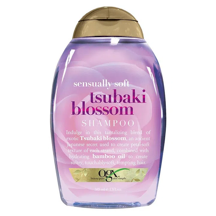 Fortified with camellia extract and bamboo oil, it cleanses and softens while leaving tresses delicately-scented—perfect for everyday use.