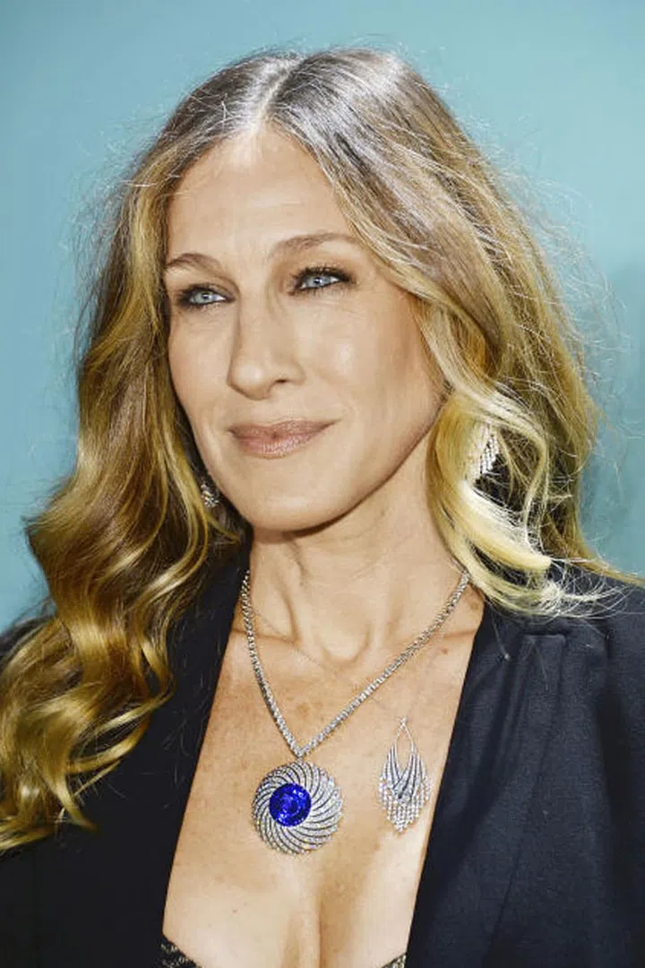[TAN-sa-nite] n. Discovered in the foothills of Mount Kilimanjaro, it was christened by Tiffany & Co. in 1968 with a name derived from its country of origin and only source. Distinguished by its color: a blue with "shares of the midnight sky and flashes of violent."