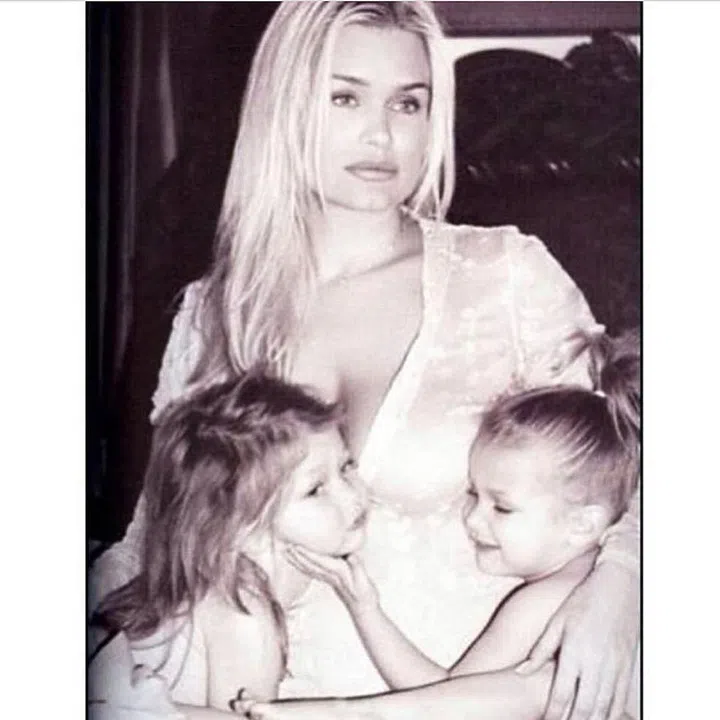 "Our angel???Thank you for showing me what selfless love, generosity, compassion, kindness, power and strength is. Thank you for bringing my perfect brother and sister into this world. You have taught me to love everyone the same and keep my eyes open to the ones that don't. I love you so much ...I am so lucky ❤️ Happy Mother's Day ❤️ You are perfect @yolanda.hadid". Photo: @bellahadid