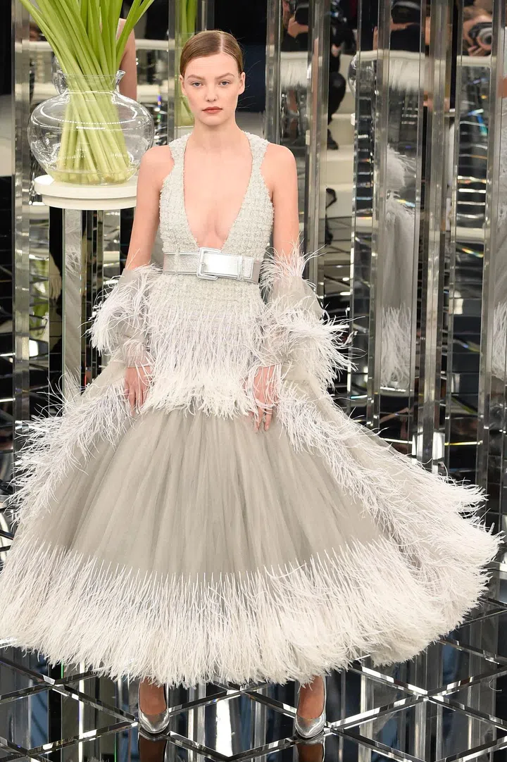 penelope cruz chanel couture emmys 2018