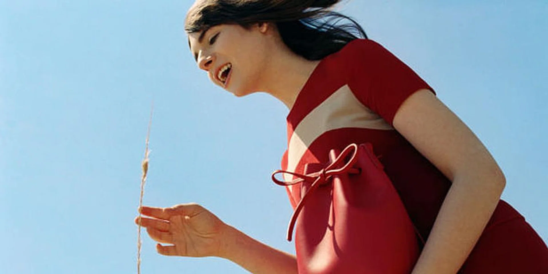 Hari Nef Mansur Gavriel