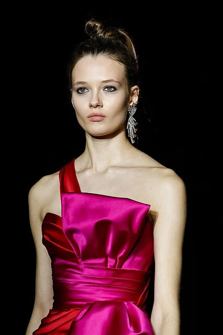 Kohl-lined eyes with a pared-down face is the definition of effortless sexiness. 

Photo: Getty Images