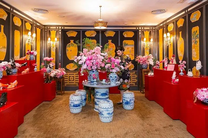 The exquisite decor transported guests into another world