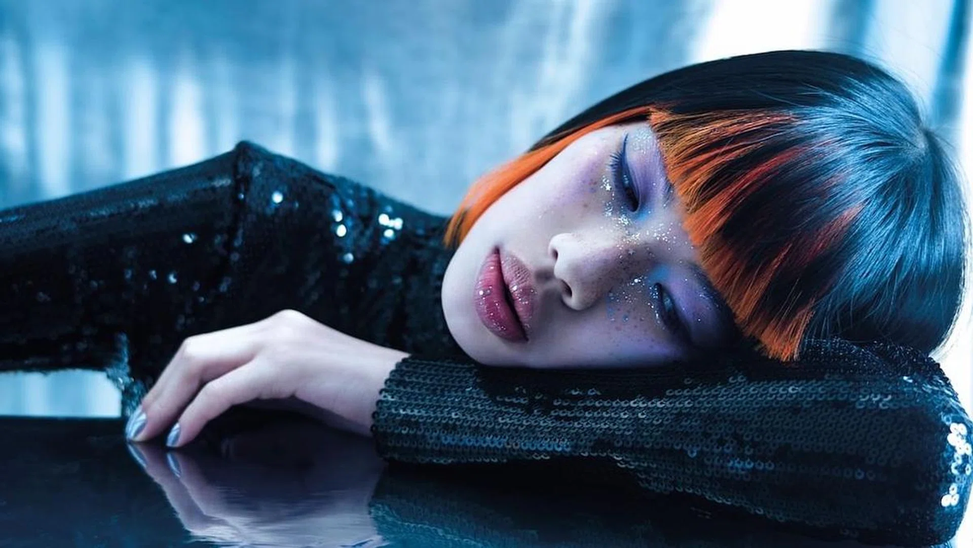 How To Pull Off Futuristic Duochrome Makeup
