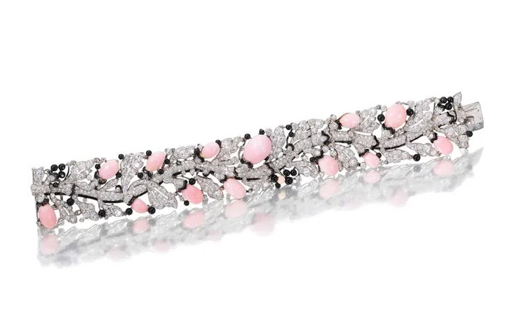 A record price for a conch pearl jewel at auction, which was paid for a 1920s Cartier conch pearl, enamel, and diamond bracelet sold at Sotheby's Geneva on November 14, 2012. Photo: Sotheby's