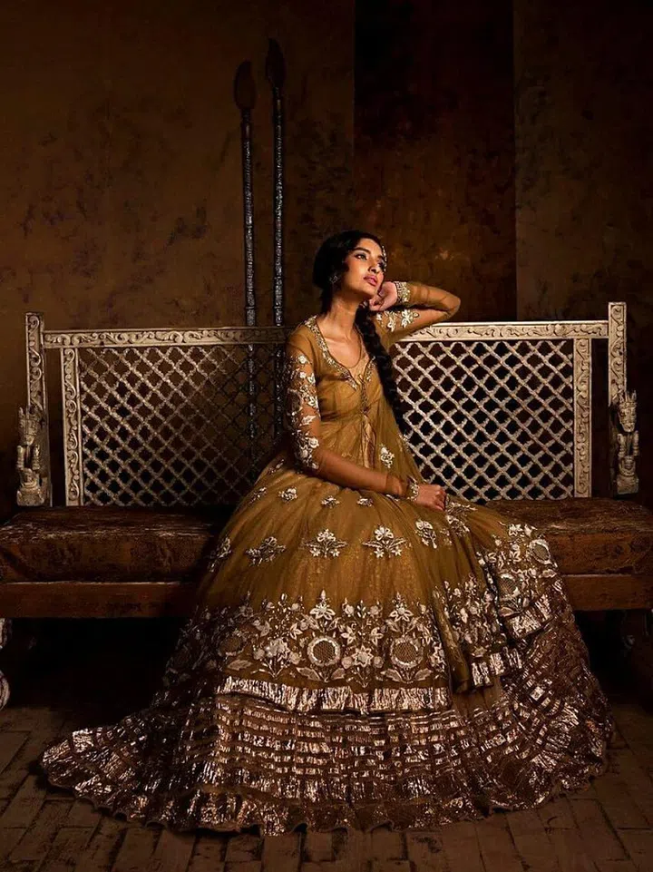 Deepika padukone bajirao mastani dress hotsell