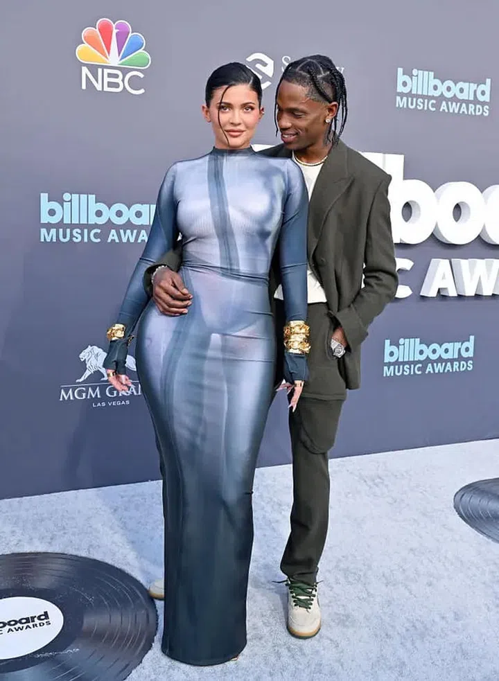 Kylie Jenner And Travis Scott Walk Billboard Music Awards Red Carpet With Daughter Stormi