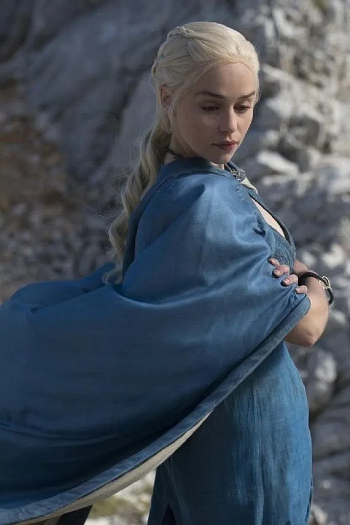 22 Of Daenerys Targaryen's Most Gorgeous Costumes On 'Game Of Thrones' |  Harper's Bazaar Singapore