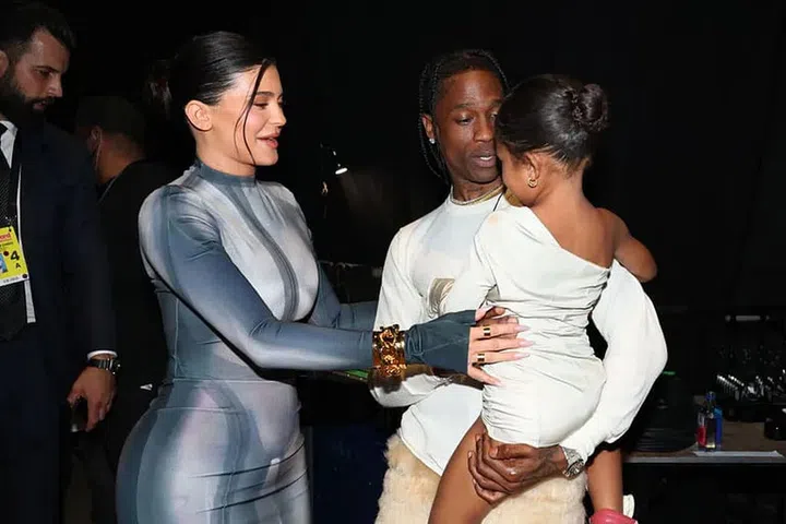 Kylie Jenner And Travis Scott Walk Billboard Music Awards Red Carpet With Daughter Stormi