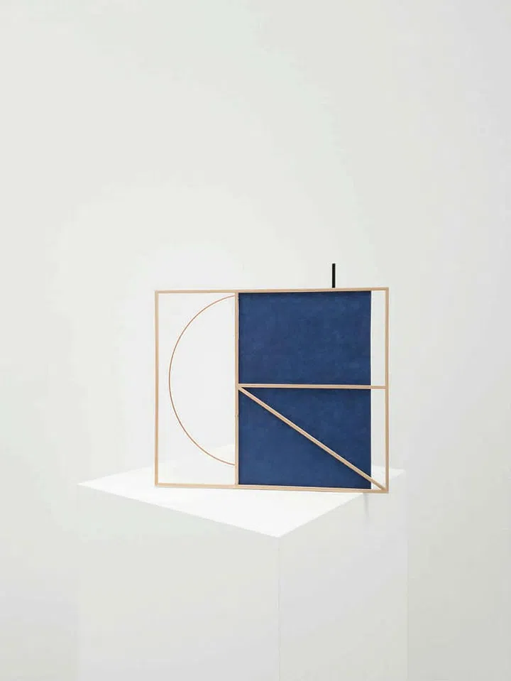 Hermès paid homage to unique objects and raw materials for its 2019-2020 Home collection. 

Made from bamboo, Japanese paper and copper plated steel, the 'Coulisse' table lamp is a statement lamp that also serves as a decorative centrepiece.