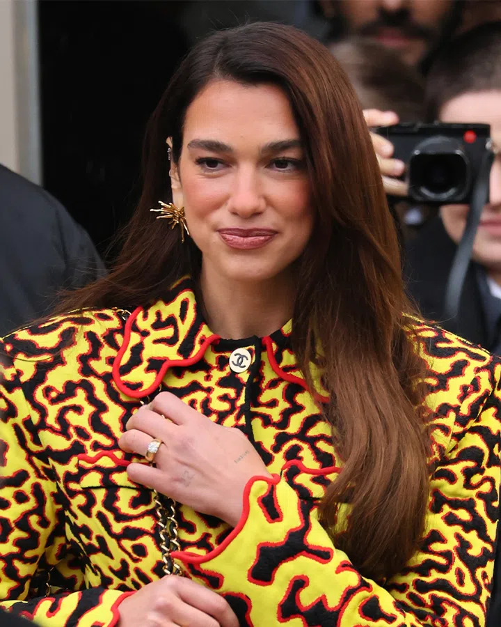 trends from the past watches and jewellery | dua lipa wearing her custom engagement ring at the chanel haute couture show in paris