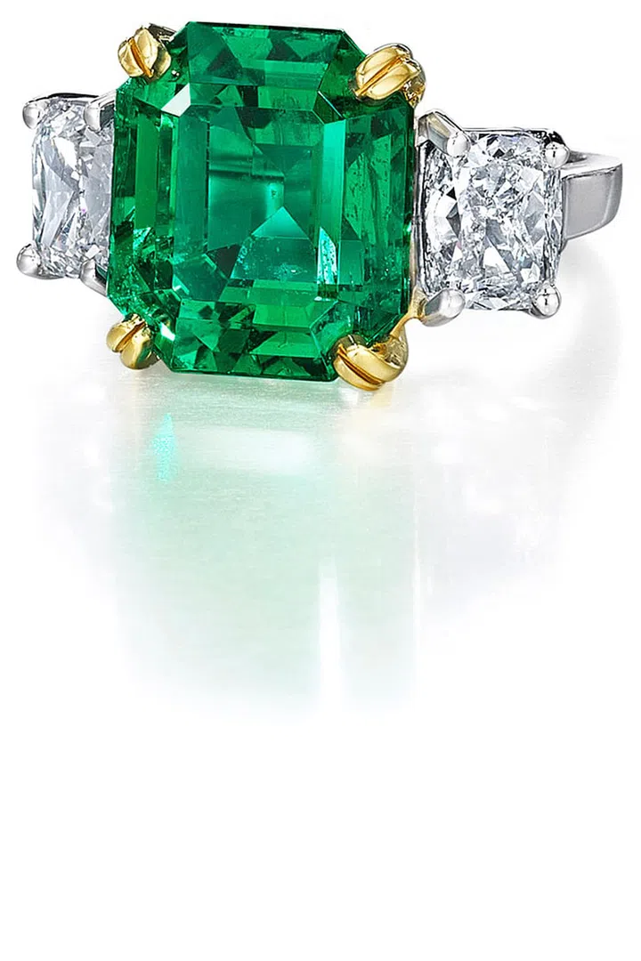 Gold, platinum, emerald and diamond ring, price upon request, oscarheyman.com.
