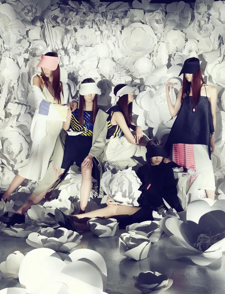 "Cross Sight" questions the concept of perceptions by melding Thai garment construction techniques with American sportswear elements for a unique point-of-view. 