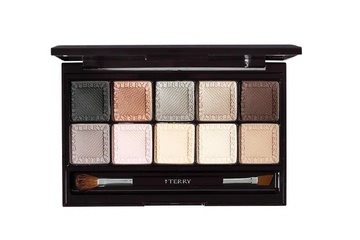 Comprising warm and cool shades from sooty black to a range of flesh-toned nudes, each colour blends into skin seamlessly—perfect for creating the perfect come-hither look.