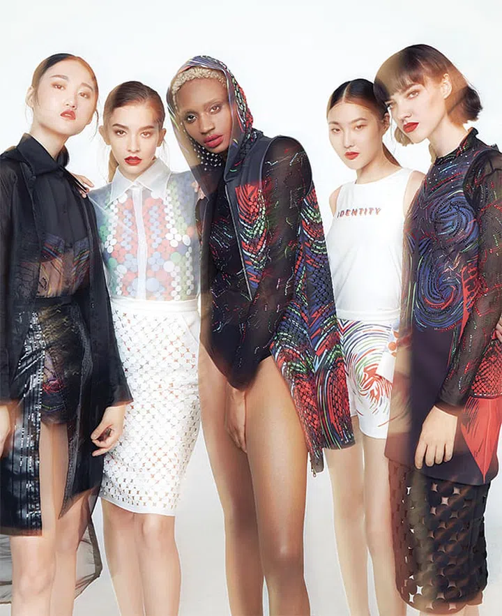 Lim based her collection around the womenfolk of Li Basadung, who tattoo themselves as a rite of passage to adulthood. Lim’s exploration of identity then saw her turn her own fingerprint into an abstract motif.