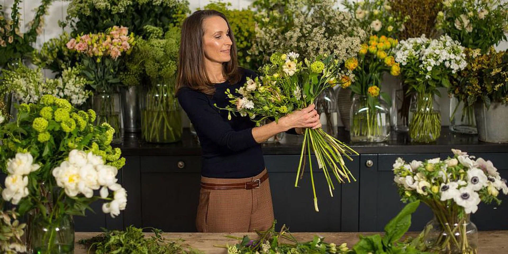 10 easy ways to make flowers look beautiful in your own home