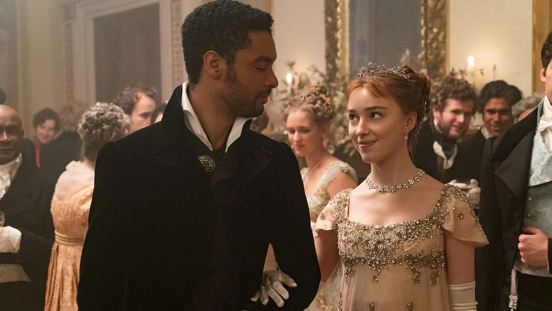 Regé-Jean Page as Simon Basset and Phoebe Dynevor as Daphne Bridgerton in 'Bridgerton'. (Photo: Netflix)