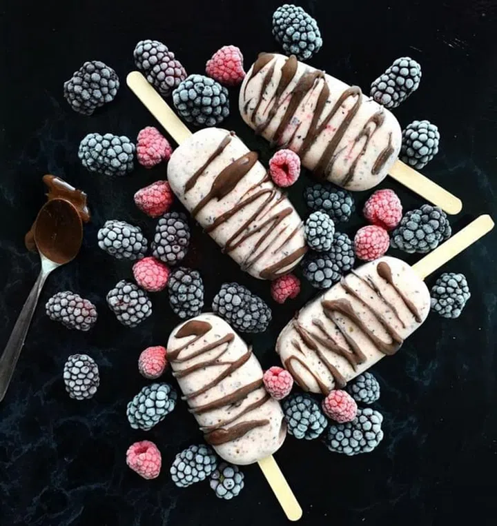 Tilda from Sweden seems to have magic at her fingertips, turning everything from berries to broccoli into a ravishing work of art (Photo: @flourishinghealth)