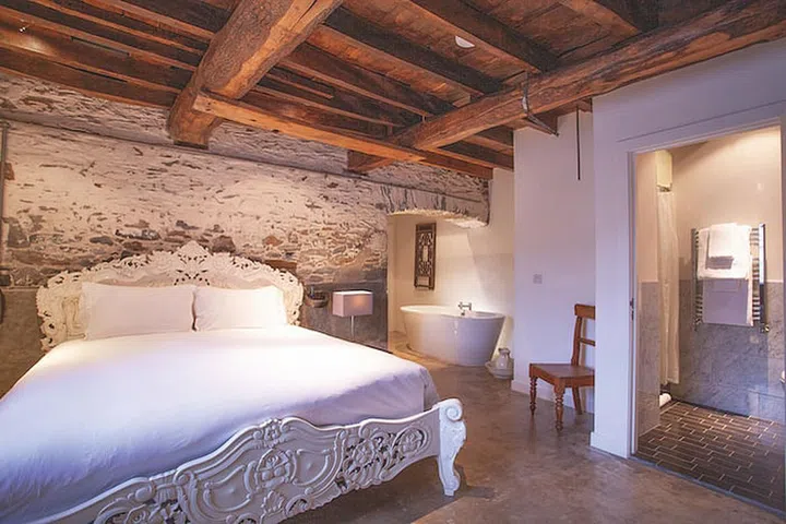 ANRÁN, A Farmhouse In Devon That Blends Big‐City Sophistication And Country Charm