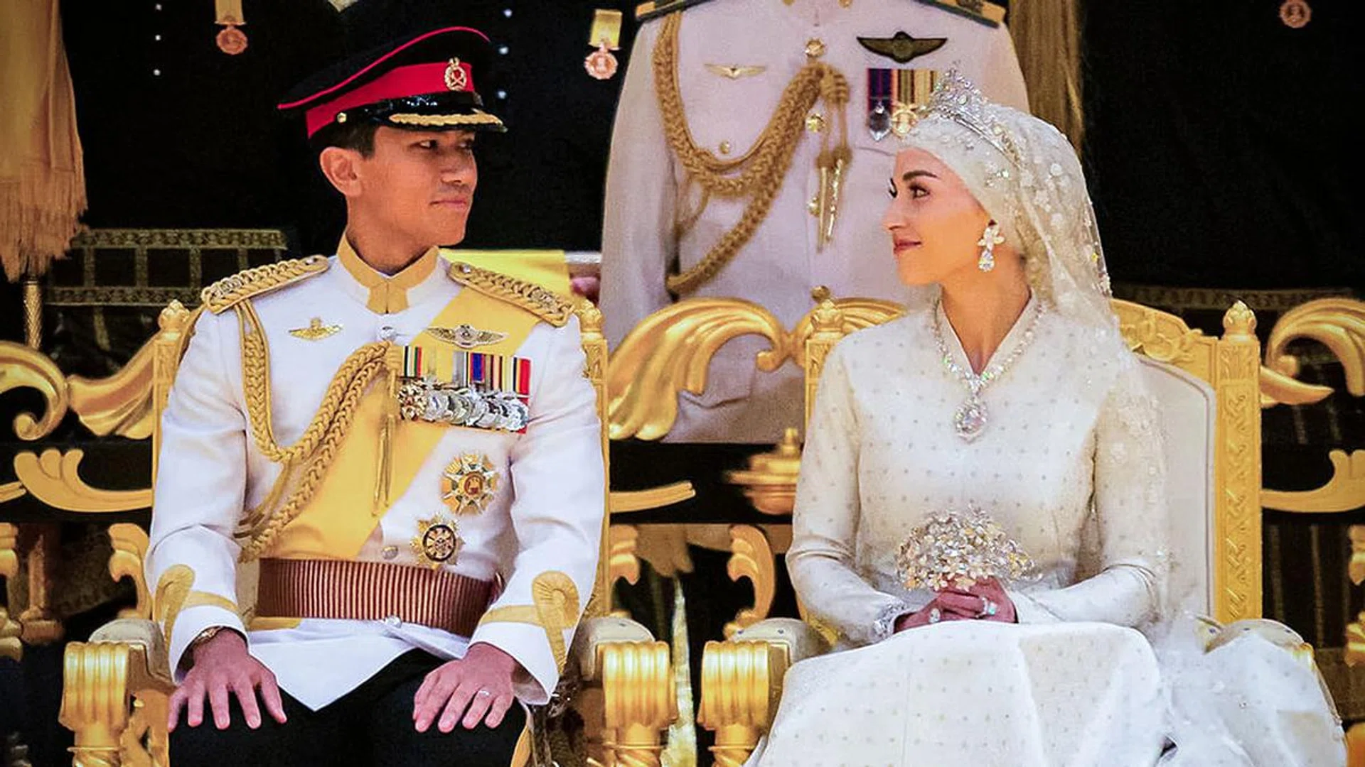 hbsg-flower-diamond-tiara-prince-mateen-brunei-feature