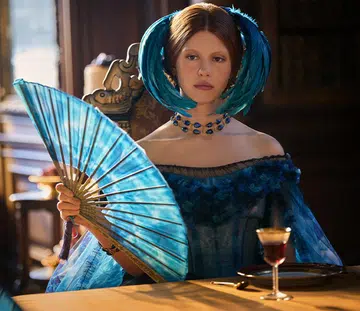 mia goth as elizabeth in netflix frankenstein