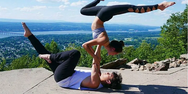 Photo: Instagram (@yogainstiinct)